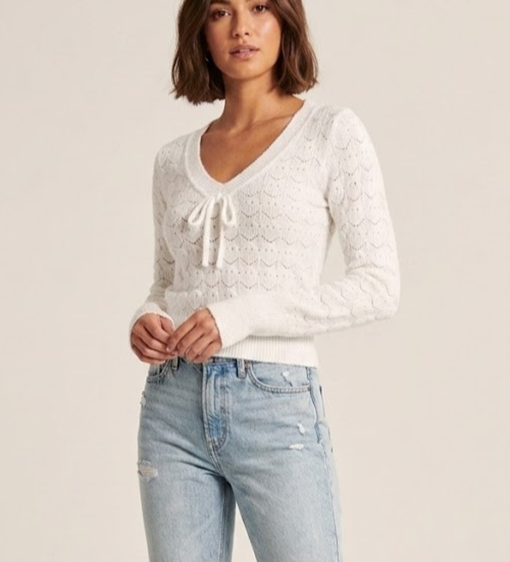 Hollister Sweater Womens Medium White Textured Knit Front Tie V Neck Long Sleeve